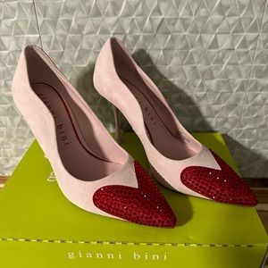 Heart Heels! Gianni Bini brand new beautiful heels.